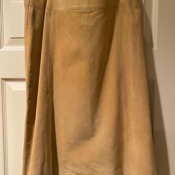 Di Vita 100% Suede Shell Skirt - Picture 3 of 4